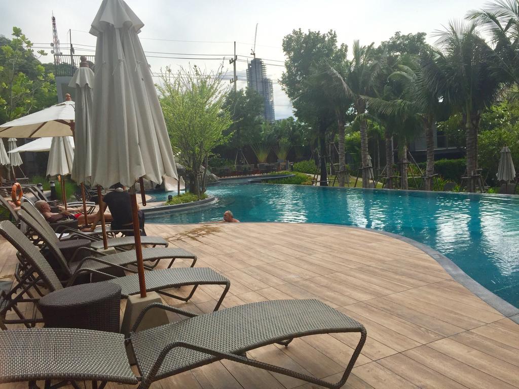 Unixx Condo Pattaya Esterno foto